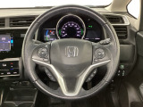 ハンドルにHondaセンシング系のクルーズコントロールやレーンキープアシストなどのスイッチと、オーディオの操作スイッチが装備されています。ハンドルから手を離さず安全に操作できます。