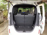 大口なテールゲートです。幅広、低い床面で大きな荷物の出し入れが簡単になります。