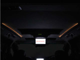 夜間に室内を照らしてくれるルームライトです