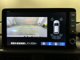 リバースギアに入れるだけで後方の表示へ切り替わります。夜間や雨の日の駐車も楽になりますよ。