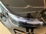 【LEDヘッドライト】フロントフェイスを際立たせるLEDヘッドランプです。