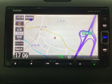 ナビゲーションはフルセグTV対応のGathers純正メモリーナビを搭載しています。Bluetoothオーディオ機能がありますので、スマートフォンなどの音楽も再生できます。
