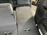 リアシートは簡単に倒すことができるので、ラゲッジルームも広がります。