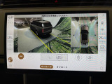サラウンドカメラ(360&deg;カメラ) 車載のカメラを駆使し、車を真上から見下ろしている映像に変換、センターディスプレイに表示させ、安全な駐車をサポート。縦列駐車や狭い場所への駐車に大きく役立ちます。