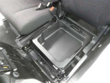 取り出しやすく、しまいやすい収納スペースが満載です。ティッシュやペットボトル等、用途に合わせた収納が可能ですので、使い方はあなた次第!