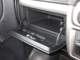 豊富な収納で、いつもすっきりとした車内、ほしい場所にちょうど良い収納を備えました。