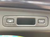 【パワーバックドア】スマートキーや運転席のボタンを押すだけでリアゲートが自動で開閉します!荷物を持っている時や、高い位置にあるバックドアを閉める際に便利な機能です♪