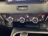 運転席と助手席にはシートヒーターが付いています☆寒い時期に腰周りを温めてくれるので体全体が温まりやすいのは勿論、暖房と違い顔に風が当たらないので、乾燥肌やドライアイの方でも大丈夫☆