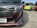 LEDヘッドランプは、白く明るいのが特徴です。フォグランプ付きです。