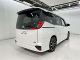 走りにこだわりながら収納力も持ち合わせたお車です。荷物を載せて軽快なドライブを楽しめますよ♪
