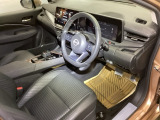 フィット感のあるシート。身体をしっかりと支えてくれるので、長時間の運転も快適にサポートしてくれます。