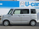 純正ホイールカバーで全体的にデザインがまとまっています。車も人も、オシャレはまずは足元からですね。