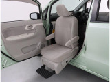 ウィングシートは特装車の為、中古車保証での修理対象外となりますので、何卒ご理解の程、よろしくお願いいたします。
