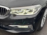 ●LEDヘッドライト:夜間走行時も良好な視界を確保し安心して運転できる高輝度LEDヘッドライトを装備!点灯速度が早く、消費電力も抑えられています。