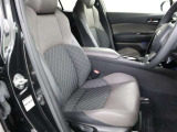 見えないところまで徹底洗浄!中古車をキレイで気持ちよくお乗りいただけるよう、トヨタ認定中古車はしっかりクリーニング。エンジンルームやシートを外した洗浄まで目に見えないところまで徹底的に洗浄しています。