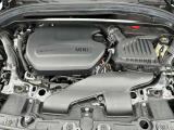 最新鋭の自社整備工場にて、車検・点検は勿論の事、あらゆるご要望にお応えすべく輸入車ディーラーならではの最新のコンピューターシステムとベテランの整備士がバックUP!