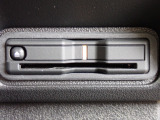 ■【ETC車載器】が装備されています。セットアップをしてお渡しとなり、ETCカードを差し込むだけで高速道路の利用が可能です。