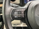 ステアリングにオーディオ操作スイッチが付いています。オーディオ画面に直接タッチしなくても操作が出来ますので、運転に集中できます。