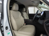 長時間の運転でも疲れにくいシートです。