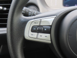 【オーディオの切り替えスイッチ】運転中もナビを触ることなく、ソース選択やボリュームの調節などができるので安全です。