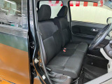 運転席広々