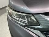 LEDヘッドライトは、点灯の瞬間から最大光量を発揮し、突然暗くなるトンネルなどでの安定感を高めます。