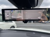 アラウンドビューモニター。上空から見下ろしているような映像で、スムースな駐車をサポートします。