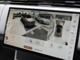 【3Dサラウンドカメラ】は狭い場所でも安心して駐車できるようにサポート。タッチスクリーンの表示と音で障害物との距離を確認できます。車幅感覚に慣れていない方や駐車の苦手な方には必見の装備といえます♪