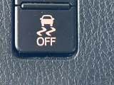 雨の日や雪道でのタイヤの空転を抑えるTRCの切替スイッチです。普段はONのままで安全運転をサポート!万が一、泥道や雪道ではまった(スタックした)際には、ここをオフにして脱出を試みることができます