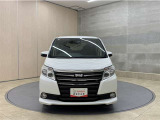 お車購入のポイントとなるフロントマスクです。上質で迫力あるデザインですね☆☆