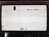 【パークアシスト:MOP価格 35,000円】センサーが駐車可能な位置を検知し、自動で駐車を行います。