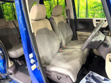 運転席シート廻りは使用感も少なく、良好な状態となっています。丁寧に使われていたことがよくわかりますね。