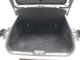 トノカバーは軽量の二つ折りタイプのため、不使用時はコンパクトにたためます。