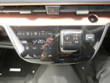 「オートエアコン」が付いています。1年中快適な室内を提供!車内温度を設定すると、風量を自動で調節してくれ車内を適温に保ってくれる心強い装備☆温度調整が必要ないので便利です!