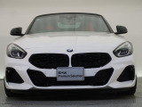 【キドニーグリル】BMWの代名詞。一目見ただけでBMWであると認識できる確固たるアイコンとして存在感を放ちます。