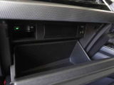 ご納車前に行います点検100項目におきまして、専用のテスターやツールを用いて細かな診断を行います。