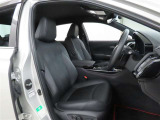 長時間の運転でも疲れにくいシートです。