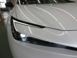 1灯の光源でロービームとハイビームの切り替えが行えるBi-Beam(バイ-ビーム)LEDを採用しています。
