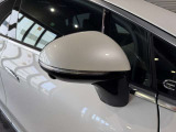 メルセデスの認定中古車「サーティファイドカー」には、最大100項目にも及ぶ点検・整備項目が設定されています>