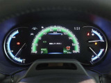 とっても見やすいメーターです。夜間時はラグジュアリーな気分にさせてくれる照明が魅力ですので、夜のドライブも楽しみになりますよ♪
