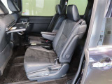 ゆとりある広々とした車内空間は、ドライブを始め買い物やレジャーなど、幅広く活躍します。一人でもみんなとでもお出かけを楽しみましょう!