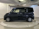 助手席側は電動スライドドアになってます。運転席やキーのリモコンで開閉できるので手が塞がっていても楽に積み降ろし出来ますよ。
