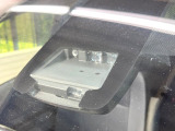 【トヨタセーフティセンス】走行中に前方の車両等を認識し、衝突しそうな時は警報とブレーキで衝突回避と被害軽減をアシスト。より安全にドライブをお楽しみいただけます。
