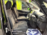 運転席シート廻りは使用感も少なく、良好な状態となっています。丁寧に使われていたことがよくわかりますね。