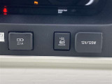 2.1AのUSBポートと、12V/120Wソケット付きです。