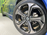 【純正18インチアルミホイール】外観にマッチした純正アルミホイールを装着しております。各種社外アルミホイールや、スタッドレスタイヤも取扱いしております。是非ご相談ください♪