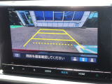 ★バックモニター搭載★ バック時目視しにくいクルマの周囲をカメラで映し出し、安全・安心駐車をサポート♪バックの苦手な方も後ろがハッキリ見えるので安心です☆