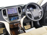 使いやすさや安全性を追求したステアリング周り!高級車ゆえにスイッチ類が多いのも特徴ですね!考え尽くされた配置ですぐに使いこなす事が出来ますのでご安心下さい!是非、体感してみて下さい!!