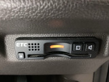 ハンドルの右下にETCがついています。高速道路の料金所の通過も楽々です!。カードの取り出しもしやすい場所についています。