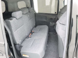 見えないところまで徹底洗浄!中古車をキレイで気持ちよくお乗りいただけるよう、トヨタ認定中古車はしっかりクリーニング。エンジンルームやシートを外した洗浄まで目に見えないところまで徹底的に洗浄しています。